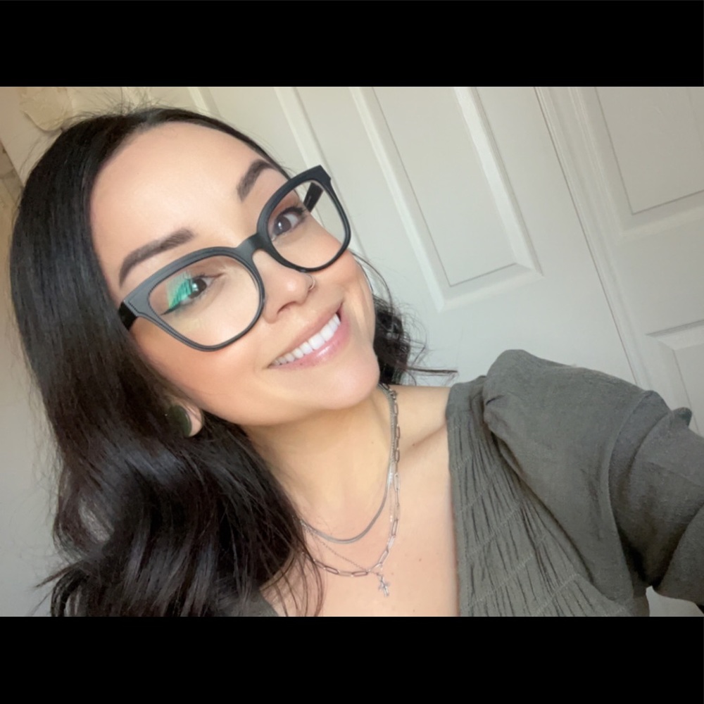 Meet your Posher, Sasha